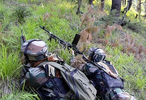 ஜம்மு காஷ்மீர்: பூஞ்ச் பகுதியில் பாகிஸ்தான் அத்துமீறி தாக்குதல்