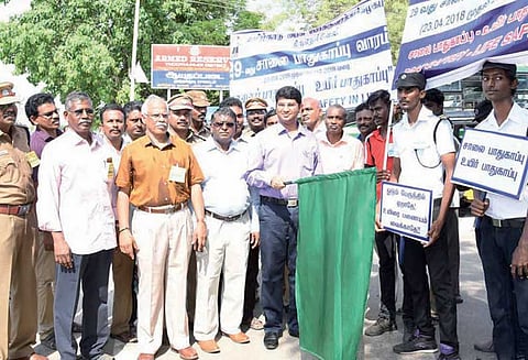 தூத்துக்குடியில் சாலை பாதுகாப்பு விழிப்புணர்வு பேரணி கலெக்டர் வெங்கடேஷ் தொடங்கி வைத்தார்