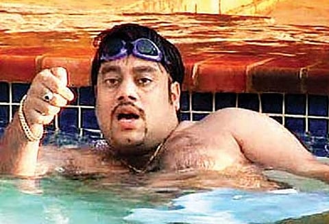 நிழலுலக தாதா ரவி புஜாரி ரூ.2 கோடி மிரட்டல்; கட்டுமான தொழில் அதிபர் போலீசில் புகார்