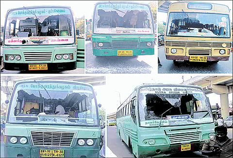 அம்பேத்கர் சிலை அவமதிப்பு: விடுதலை சிறுத்தைகள் சாலை மறியல் அரசு பஸ்களின் கண்ணாடி உடைப்பு