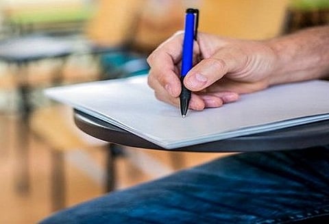 ‘நீட்’ தேர்வு மையம் ஒதுக்கியதில் குளறுபடி: தமிழக மாணவிக்கு கேரளாவில் தேர்வு எழுத ‘ஹால்டிக்கெட்’