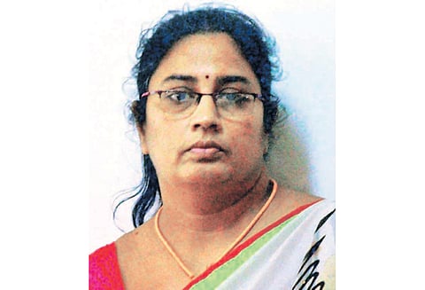 மாணவிகளிடம் பாலியல் பேரம்: சிறையில் நிர்மலாதேவியிடம் அதிகாரி சந்தானம் 8 மணி நேரம் விசாரணை