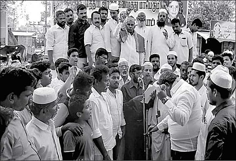 திண்டிவனத்தில் முஸ்லிம் அமைப்பினர் கண்டன ஆர்ப்பாட்டம், பேரணி