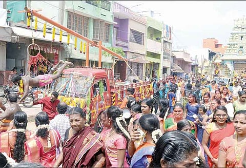 நாகர்கோவில் புன்னைமூடு அம்மன் கோவிலுக்கு காவடி ஊர்வலம்
