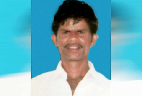 மயிலாடும்பாறை அருகே பயங்கரம்: தோட்ட காவலாளி வெட்டிக்கொலை