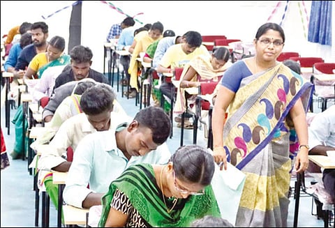 மாணவர் சேர்க்கைக்கான நுழைவு தேர்வை 2,657 பேர் எழுதினர்