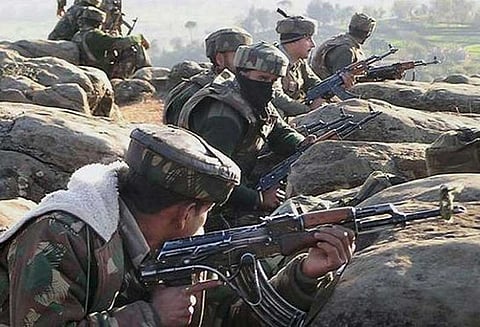 காஷ்மீரில் துப்பாக்கி சண்டை: 2 பயங்கரவாதிகள் பலி