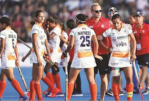 இந்திய பெண்கள் ஆக்கி அணியின் செயல்பாடு எப்படி? பயிற்சியாளர் கருத்து