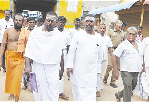 3 ஆயிரம் ஏக்கர் கோவில் நிலங்கள் ஆக்கிரமிப்பில் உள்ளது - திருத்தொண்டர்கள் சபை நிறுவனர் ராதாகிருஷ்ணன் தகவல்