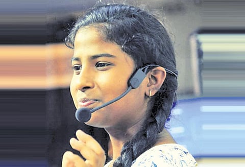 ஆச்சரியப்படுத்தும் அதிசய சிறுமி