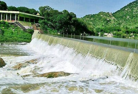 பாலாற்றின் குறுக்கே தடுப்பணையின் உயரம் அதிகரிப்பு: ஆந்திர அரசின் நடவடிக்கைக்கு தடைகோரிய வழக்கு விசாரணை ஒத்திவைப்பு