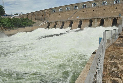 கர்நாடக அணைகளில் இருந்து 1.15 லட்சம் கனஅடி தண்ணீர் திறப்பு தமிழகத்தின் 6 மாவட்டங்களுக்கு வெள்ள அபாய எச்சரிக்கை