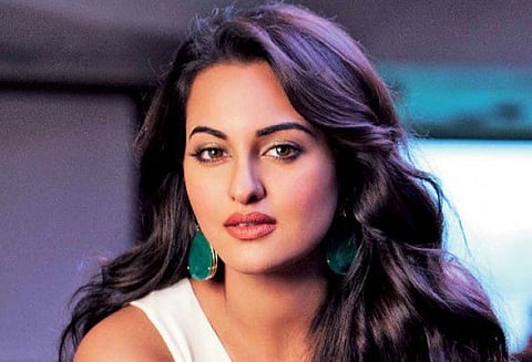 தனது பங்களா வீட்டுக்கு ‘ராமாயண்’ பெயர் சூட்டியதற்கு சோனாக்சி விளக்கம்