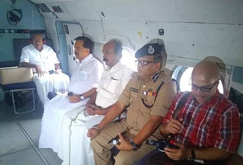 கேரளா: எதிர்க்கட்சி தலைவருடன் சென்று வெள்ள பாதிப்புகளை பார்வையிட்டார் முதல் மந்திரி பினராயி விஜயன்