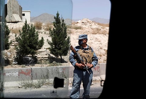 ஆப்கானில் கஜினி நகரை கைப்பற்ற தலிபான் பயங்கரவாதிகள் தாக்குதல், போர் தொடர்கிறது, 100 பாதுகாப்பு படையினர் உயிரிழப்பு