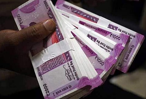 அமெரிக்க டாலருக்கு எதிரான இந்திய ரூபாயின் மதிப்பு வரலாறு காணாத வகையில் வீழ்ச்சி