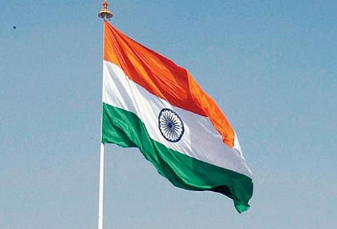 டெல்லி தமிழ்நாடு இல்லத்தில் கூடுதல் தலைமைச் செயலாளர் கொடி ஏற்றினார்