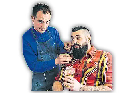 மீசைய முறுக்கு..! ஓசியில சரக்கு..!