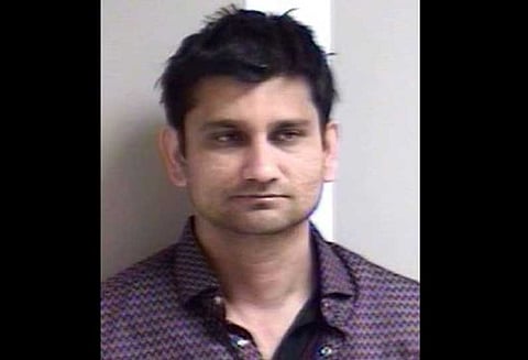 விமானத்தில் தூங்கிய பெண்ணிடம் செக்ஸ் சில்மிஷம் - இந்திய ஐ.டி. நிறுவன அதிகாரி குற்றவாளி என தீர்ப்பு