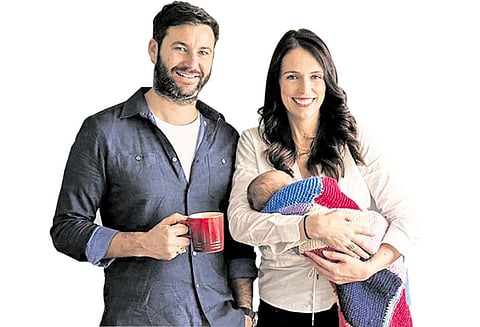 ‘பிரதமர்’ மனைவிக்காக வேலையைத் துறந்த கணவர்!