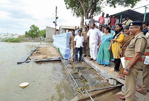 பள்ளிபாளையத்தில் வெள்ள நிவாரண பணிகள் குறித்த ஆலோசனை கூட்டம்