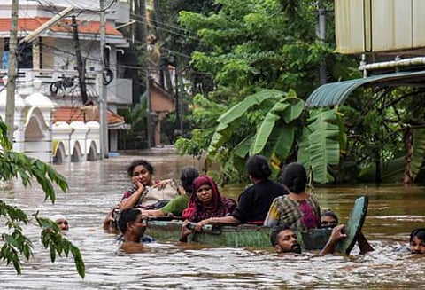 வரலாறு காணாத மழை, வெள்ளத்தால் அவதி: கேரளாவிற்கு ஆந்திர ஐஏஎஸ் சங்கம் நிதியுதவி