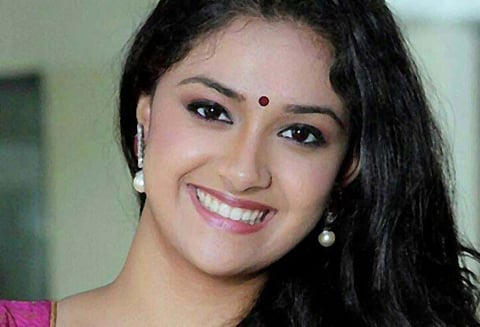 கேரள வெள்ள சேதத்துக்கு நடிகை கீர்த்தி சுரேஷ் ரூ.15 லட்சம் உதவி