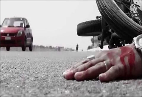 விபத்தில் இறந்த நபரின் குடும்பத்தினருக்கு உரிய நஷ்ட ஈடு வழங்காததால் அரசு பஸ் ஜப்தி