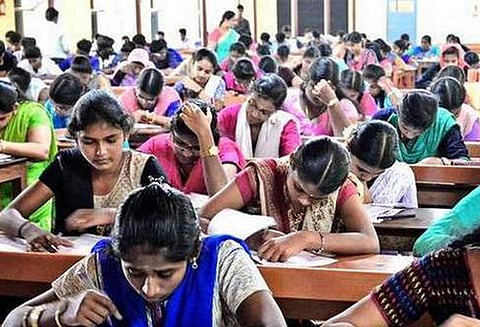 விருதுநகரில் பொது நூலகத்துறை சார்பில் போட்டி தேர்வு பயிற்சி மையம் தொடங்குவது எப்போது?