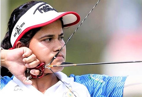 வில்வித்தையில் வெள்ளி பதக்கம் வென்ற மதுமிதா குமாரிக்கு ₹.10 லட்சம் பரிசு தொகை அறிவிப்பு