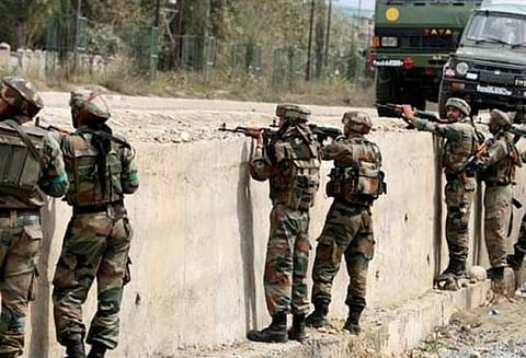 ஜம்மு காஷ்மீரில் இரண்டு பயங்கரவாதிகள் சுட்டுக்கொலை