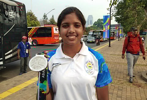 வில்வித்தையில் வெள்ளி வென்ற மத்திய பிரதேச வீராங்கனைக்கு ரூ.75 லட்சம் பரிசு தொகை அறிவிப்பு