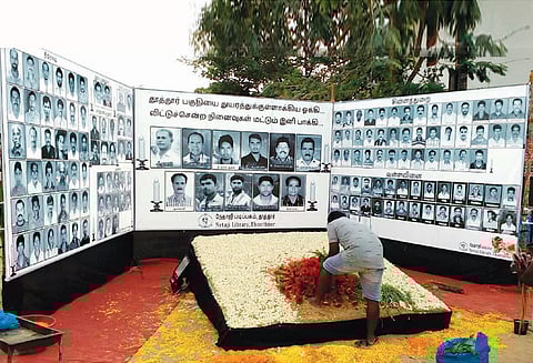 ஒகி புயல் ஓராண்டு நிறைவு: உயிரிழந்தவர்களுக்கு கடற்கரை கிராமங்களில் அஞ்சலி நினைவு ஸ்தூபி அமைத்து மரியாதை