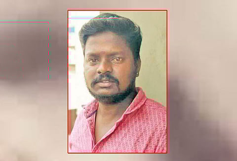 ஸ்ரீபெரும்புதூர் அருகே லாரிகளுக்கு இடையில் சிக்கி டிரைவர் பலி தொழிற்சாலையை முற்றுகையிட்ட பொதுமக்கள்