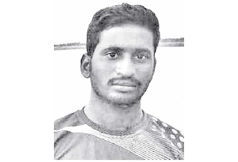 ஒரத்தநாடு அருகே ஏரியில் மூழ்கிய 5 பெண்கள் உள்பட 6 பேர் மீட்பு என்ஜினீயருக்கு பாராட்டு