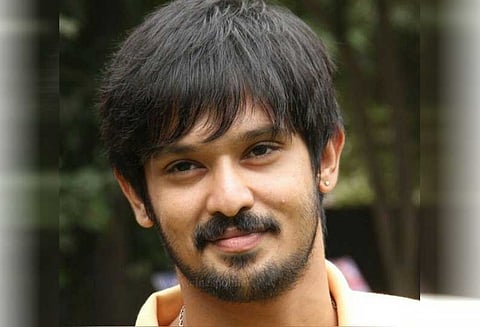 போலி ஐபோன் கொடுத்து நடிகர் நகுலிடம் மோசடி