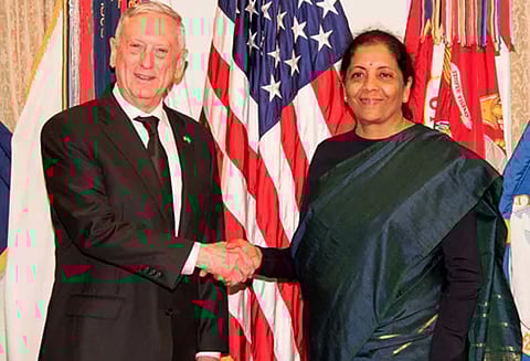 அமெரிக்க ராணுவ மந்திரியுடன் நிர்மலா சீதாராமன் பேச்சுவார்த்தை - இருநாட்டு பாதுகாப்பு ஒப்பந்தத்தை துரிதப்படுத்த முடிவு