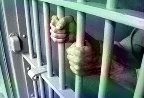 ஆபாச படங்களை சமூக வலைத்தளங்களில் வெளியிடுவதாக: பெண்ணை மிரட்டியவருக்கு 3 ஆண்டு சிறை