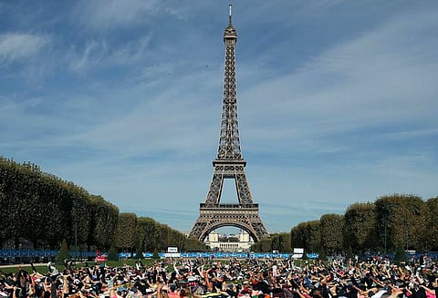 பாரீஸ் நகரில் இன்று ஈபிள் கோபுரம் உள்ளிட்ட சுற்றுலா தலங்கள் மூடல் - அரசுக்கு எதிரான போராட்டத்தில் வன்முறை வெடிக்க வாய்ப்பு