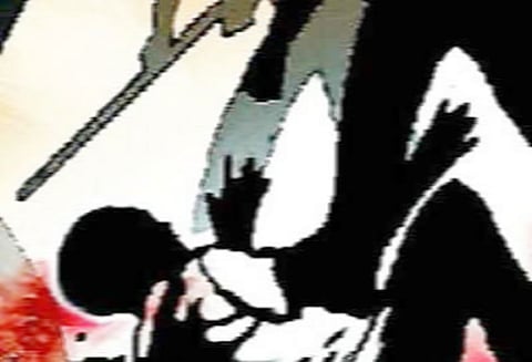 மதுரை அருகே தொழிலாளி வெட்டிக் கொலை; போலீஸ் தேடும் வாலிபரின் அண்ணன் திடீர் சாவு