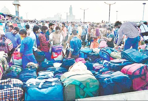 கன்னியாகுமரியில் அய்யப்ப பக்தர்களின் கூட்டம் அலைமோதியது