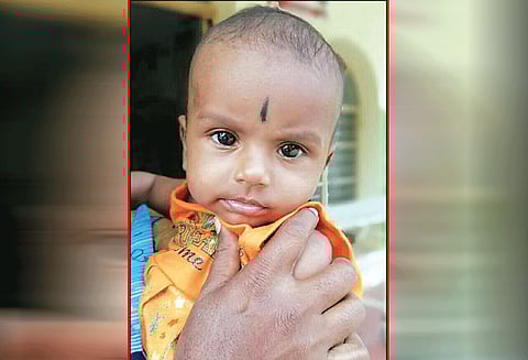 4 மாத பெண் குழந்தையை சுடுகாட்டில் வீசிச்சென்ற கல்நெஞ்சு தாய் போலீசார் விசாரணை