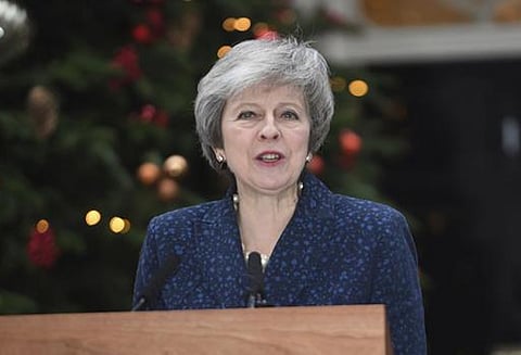 தேர்தலுக்கு முன் பதவி விலகிவிடுவேன்: இங்கிலாந்து பிரதமர் தெரசா மே