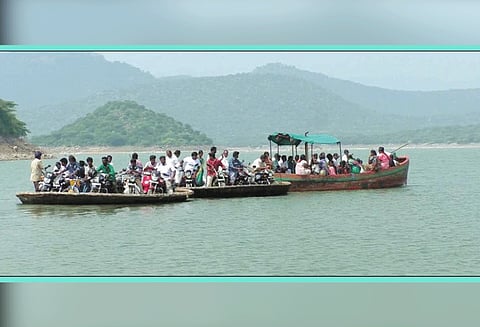 பண்ணவாடியில் பரிசலில் பயணம் செய்வோருக்கு ‘லைப் ஜாக்கெட்’ வழங்க வேண்டும் பொதுமக்கள் கோரிக்கை