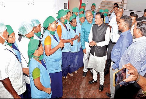 திருப்பூர் மாவட்டத்தில் துப்புரவு பணிக்கு விரைவில் ‘ரோபோ’ அறிமுகம் - தேசிய துப்புரவு மறுவாழ்வு ஆணைய உறுப்பினர் தகவல்