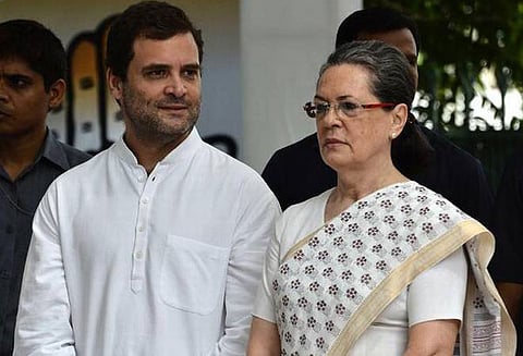 கருணாநிதி சிலை திறப்பு விழாவில் பங்கேற்க சென்னை புறப்பட்டனர் சோனியா- ராகுல்
