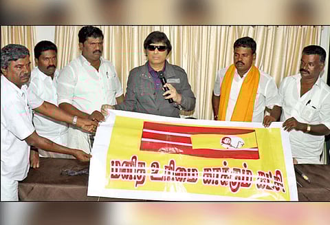 ‘மனித உரிமை காக்கும் கட்சி’ நடிகர் கார்த்திக் புதிய கட்சி-கொடி அறிமுகம்