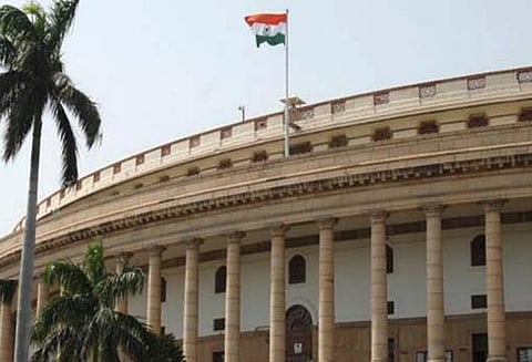 செல்போன் எண், வங்கி கணக்குடன் ஆதார் எண் இணைக்க சட்ட திருத்தம் - மத்திய மந்திரிசபை ஒப்புதல்