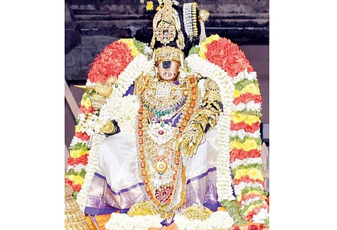 மோகினி அலங்காரத்தில் நம்பெருமாள் சேவை சாதித்தார் ஸ்ரீரங்கம் ரெங்கநாதர் கோவிலில் இன்று சொர்க்கவாசல் திறப்பு