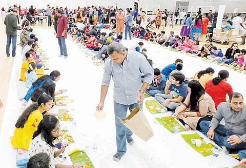 கஜா புயல் நிவாரணத்திற்காக அமெரிக்காவில் நடந்த மொய்விருந்தில் ரூ.14¼ லட்சம் வசூல்